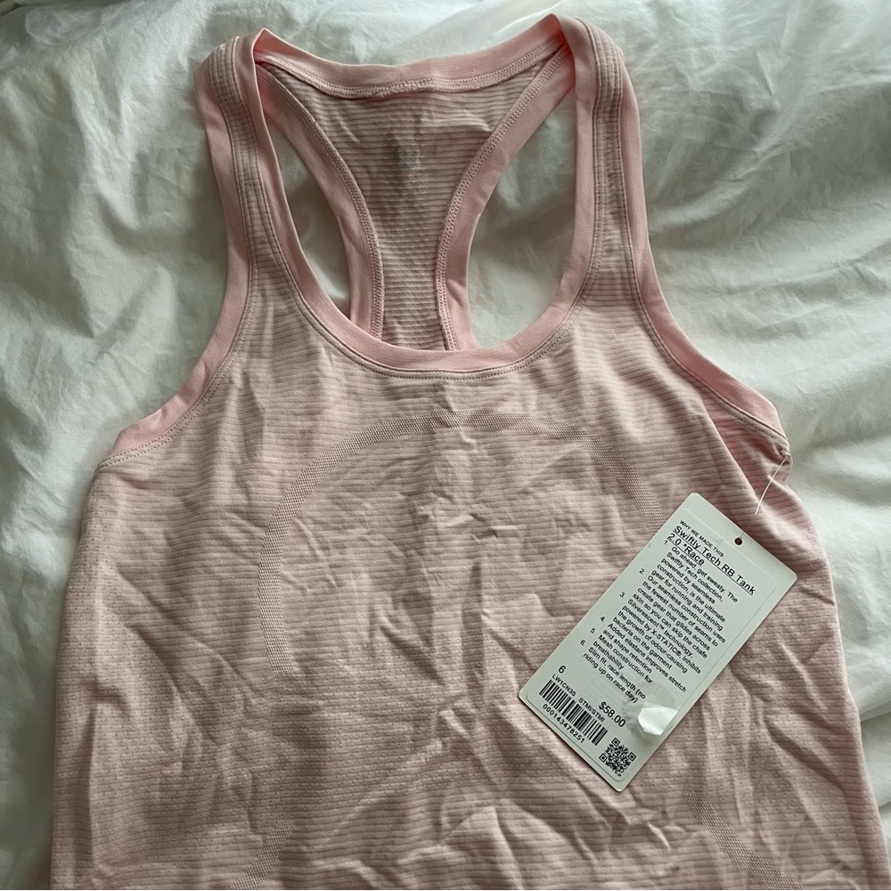 Lululemon Swiftly Tech RB NWT Strawberry Milkshake Size 6